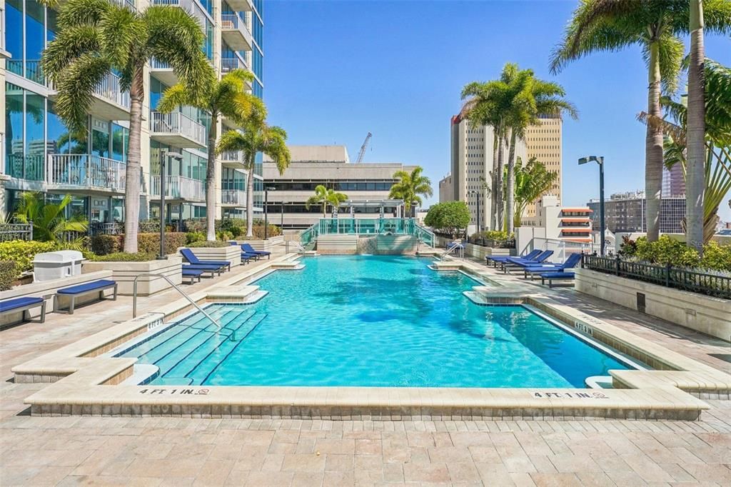 For Rent: $2,600 (1 beds, 1 baths, 838 Square Feet)