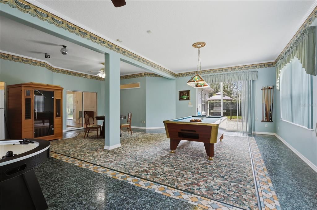 For Sale: $399,900 (4 beds, 2 baths, 3348 Square Feet)
