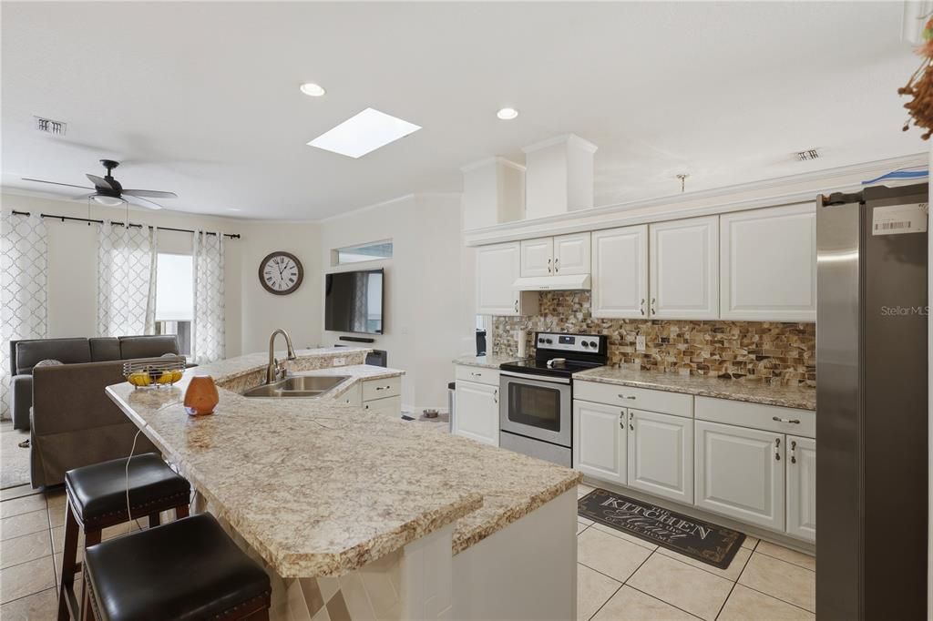 For Sale: $399,900 (4 beds, 2 baths, 3348 Square Feet)