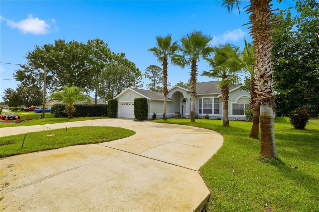 For Sale: $399,900 (4 beds, 2 baths, 3348 Square Feet)