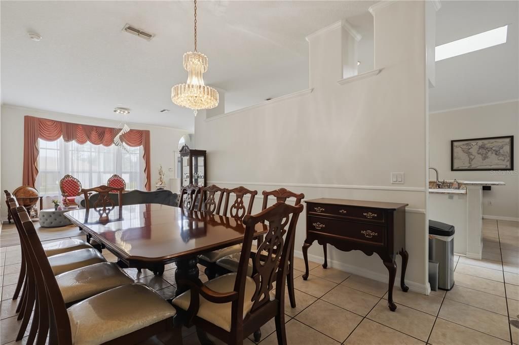 For Sale: $399,900 (4 beds, 2 baths, 3348 Square Feet)