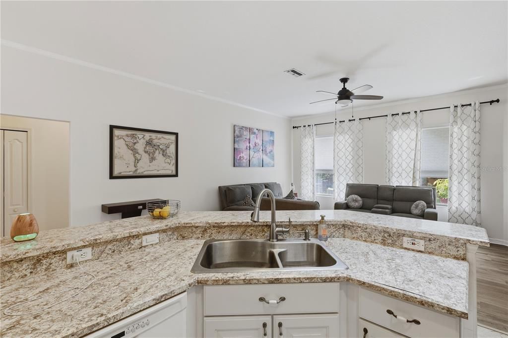 For Sale: $399,900 (4 beds, 2 baths, 3348 Square Feet)