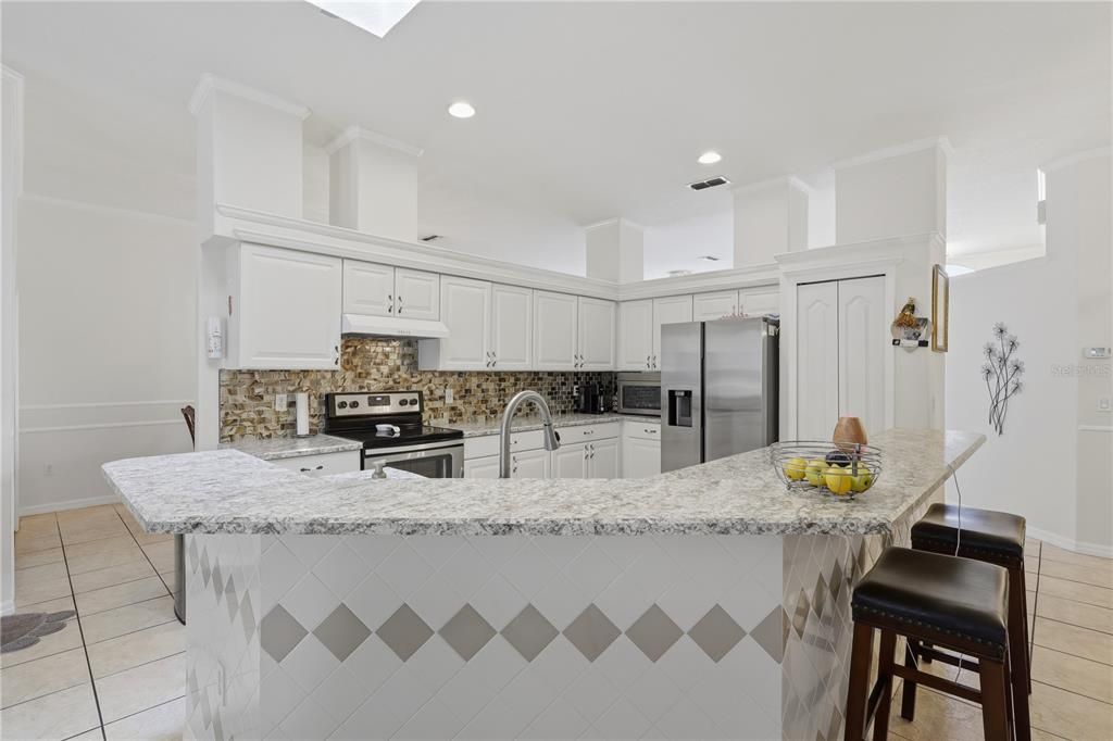 For Sale: $399,900 (4 beds, 2 baths, 3348 Square Feet)