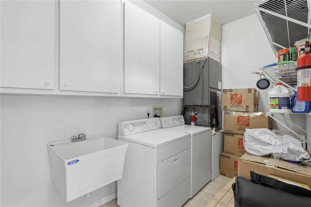 For Sale: $399,900 (4 beds, 2 baths, 3348 Square Feet)