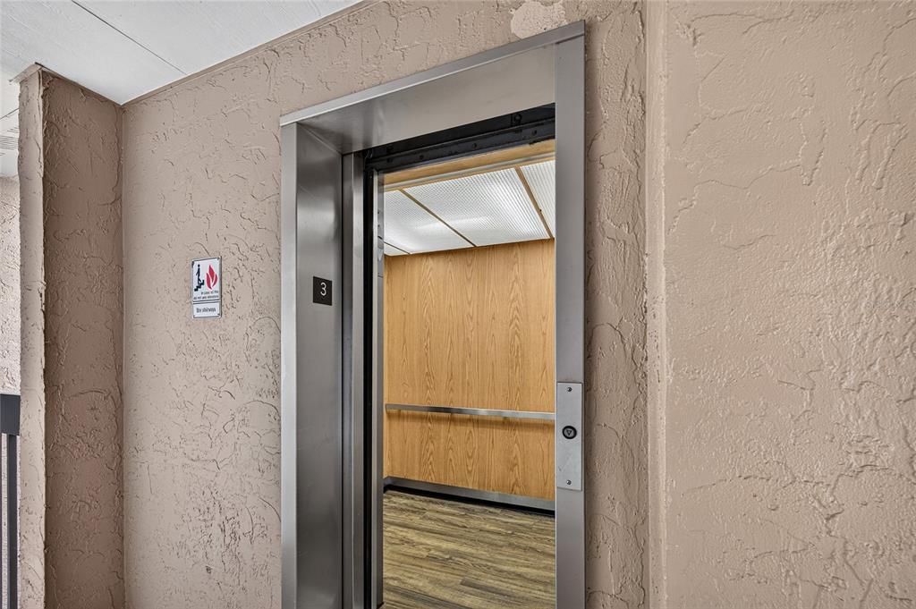 For Sale: $225,000 (2 beds, 2 baths, 1394 Square Feet)