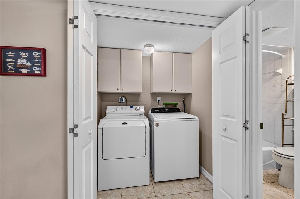 For Sale: $225,000 (2 beds, 2 baths, 1394 Square Feet)