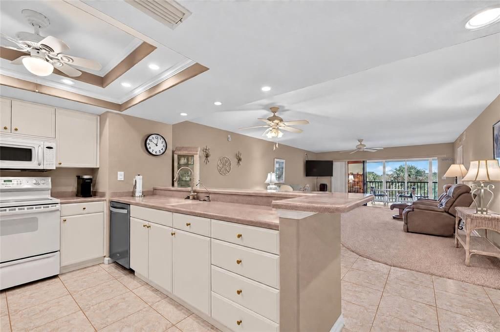 For Sale: $225,000 (2 beds, 2 baths, 1394 Square Feet)