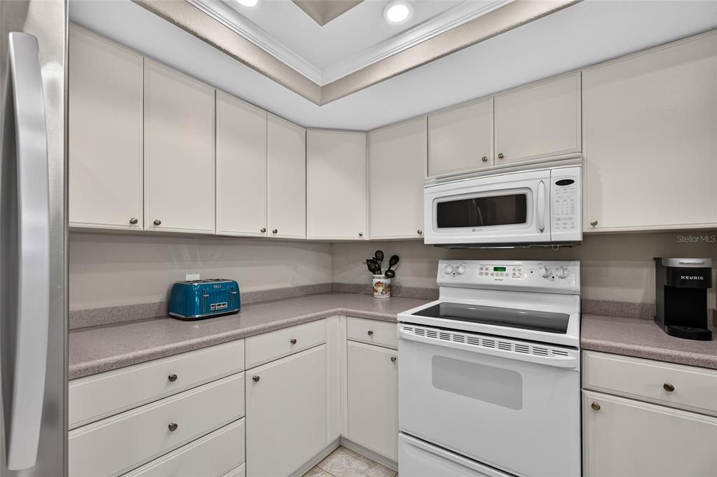 For Sale: $225,000 (2 beds, 2 baths, 1394 Square Feet)