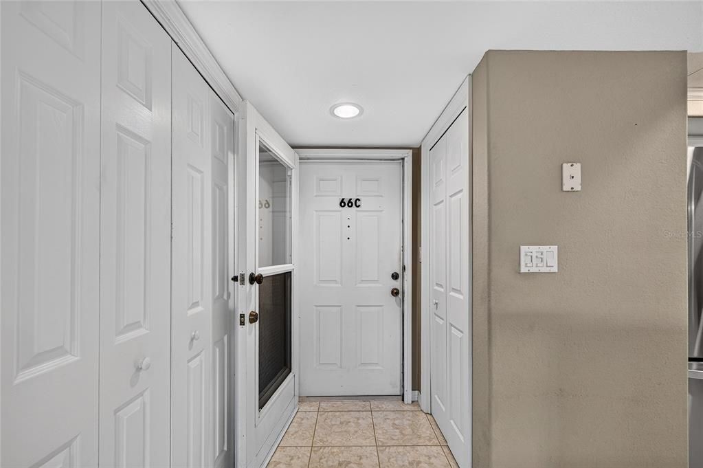 For Sale: $225,000 (2 beds, 2 baths, 1394 Square Feet)