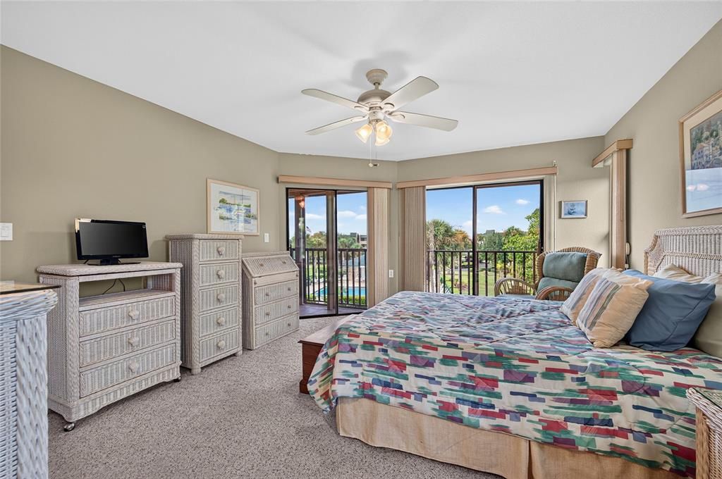 For Sale: $225,000 (2 beds, 2 baths, 1394 Square Feet)
