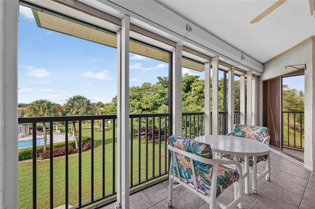 For Sale: $225,000 (2 beds, 2 baths, 1394 Square Feet)
