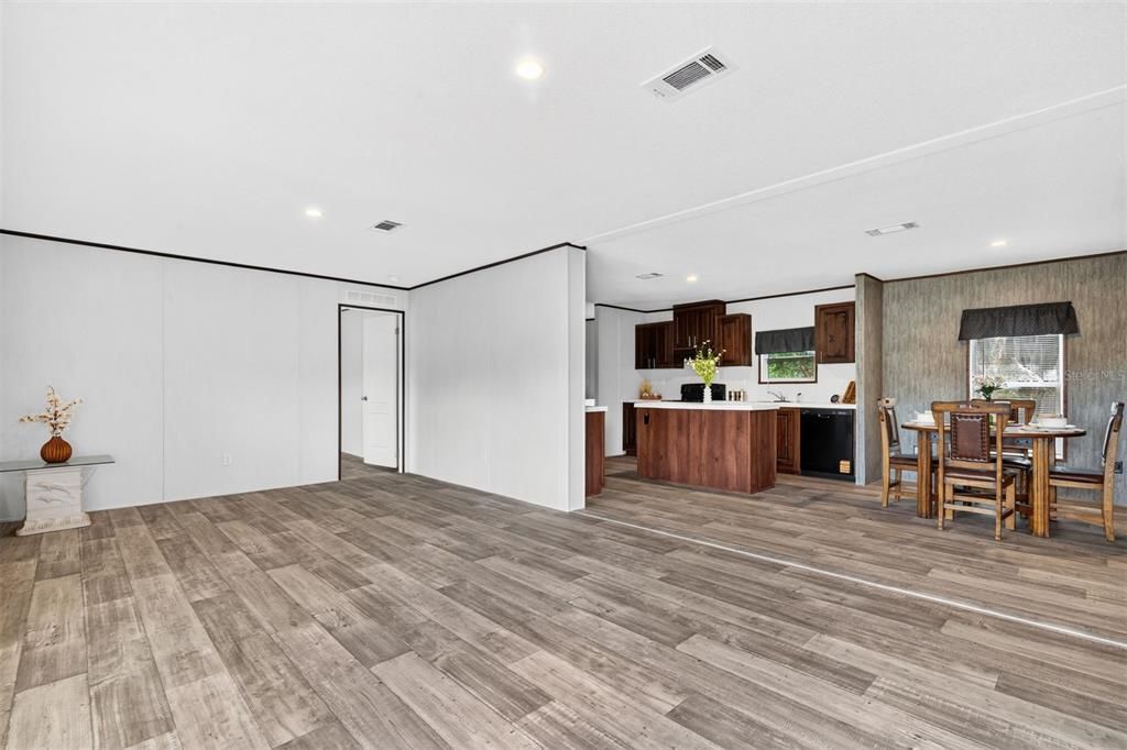 For Sale: $218,000 (3 beds, 2 baths, 1456 Square Feet)