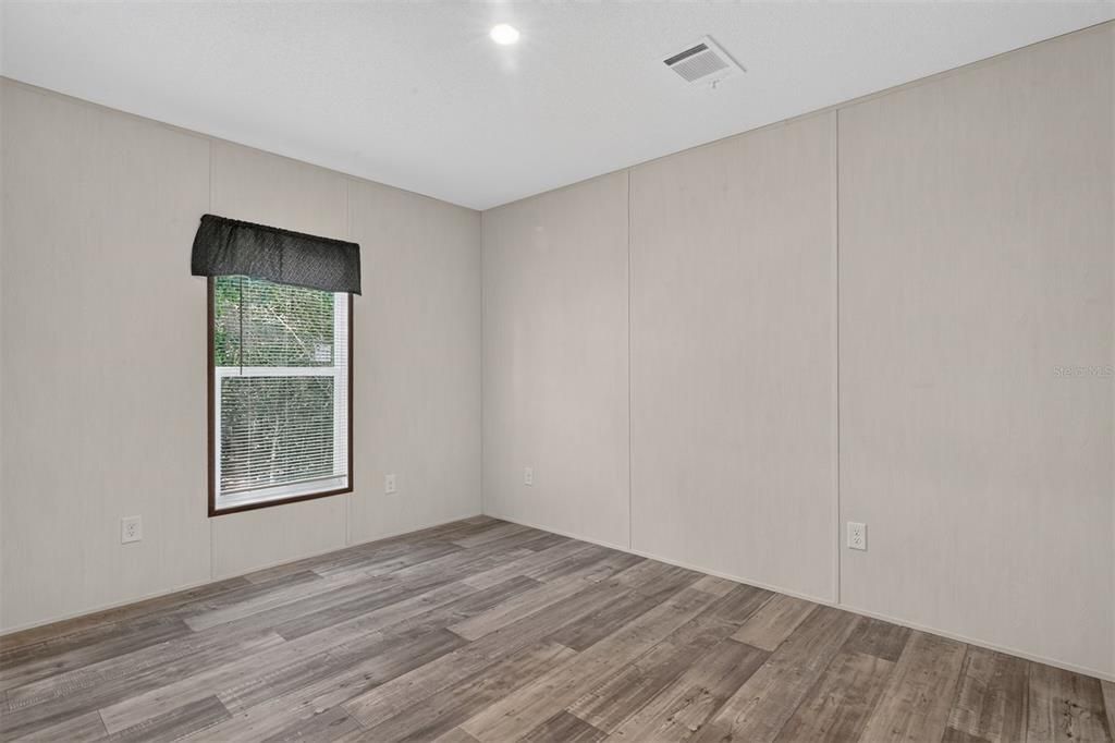 For Sale: $218,000 (3 beds, 2 baths, 1456 Square Feet)