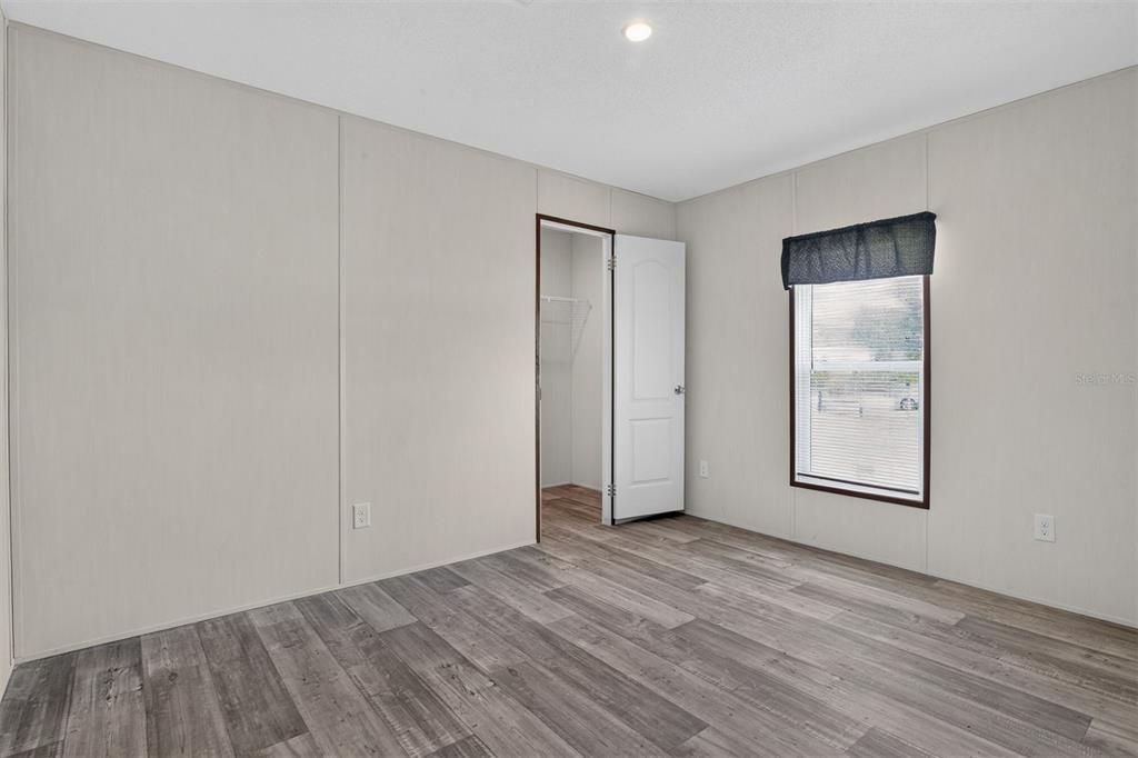 For Sale: $218,000 (3 beds, 2 baths, 1456 Square Feet)