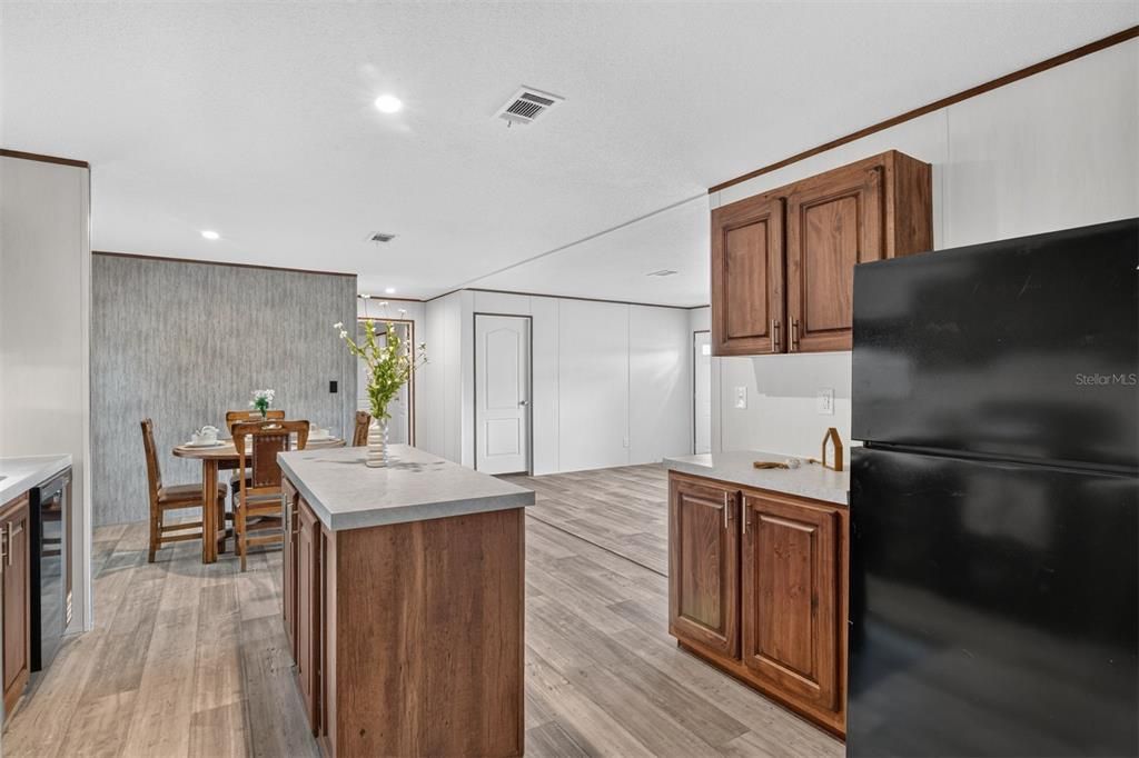 For Sale: $218,000 (3 beds, 2 baths, 1456 Square Feet)