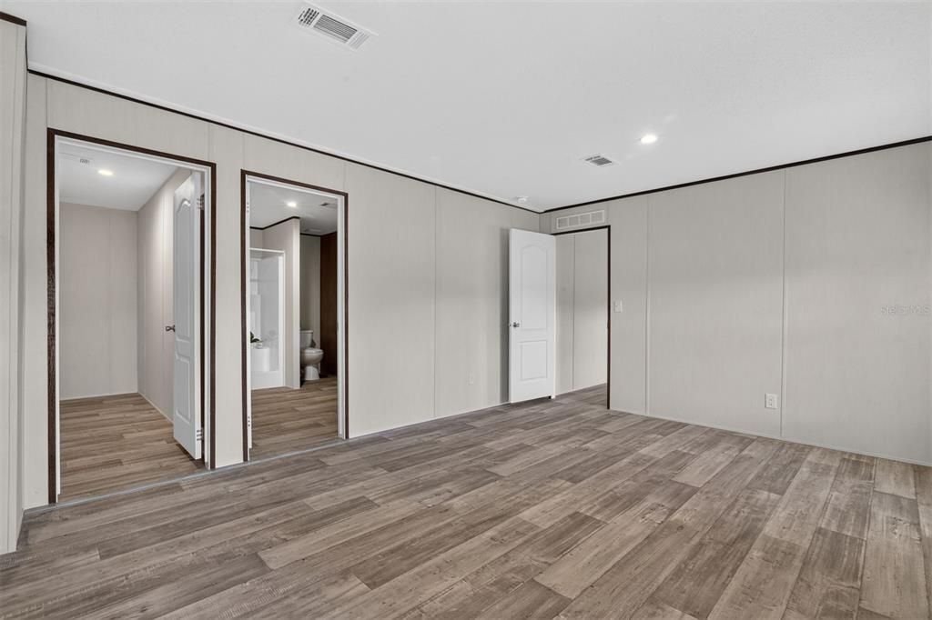 For Sale: $218,000 (3 beds, 2 baths, 1456 Square Feet)