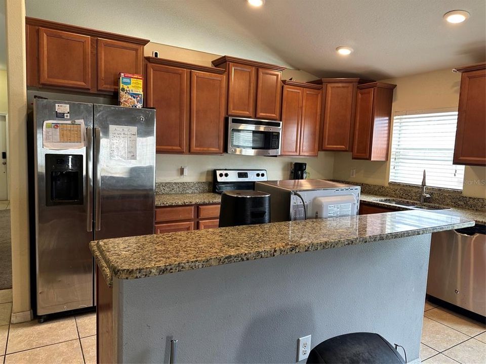 For Sale: $299,900 (3 beds, 2 baths, 2046 Square Feet)