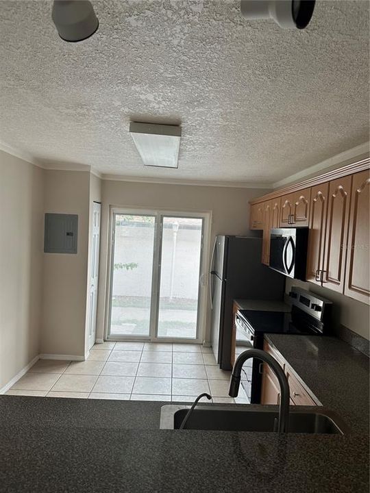 For Rent: $1,600 (2 beds, 2 baths, 840 Square Feet)
