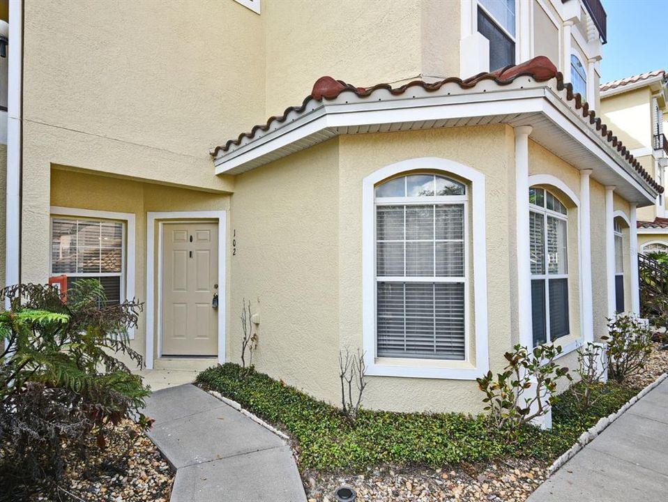 For Rent: $1,980 (3 beds, 2 baths, 1230 Square Feet)