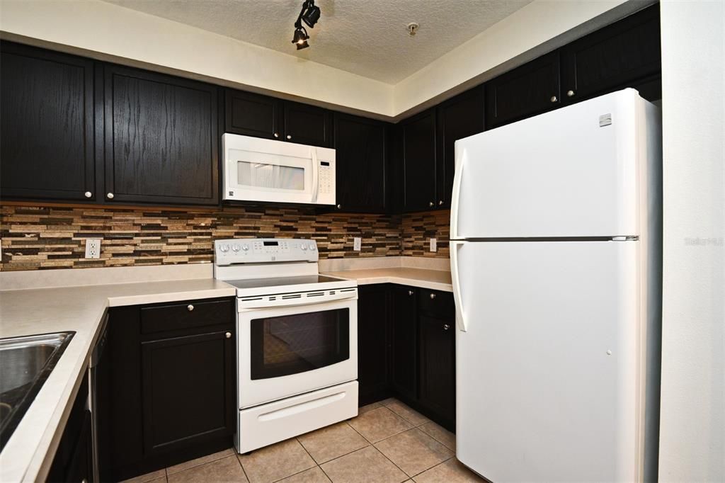 For Rent: $1,980 (3 beds, 2 baths, 1230 Square Feet)