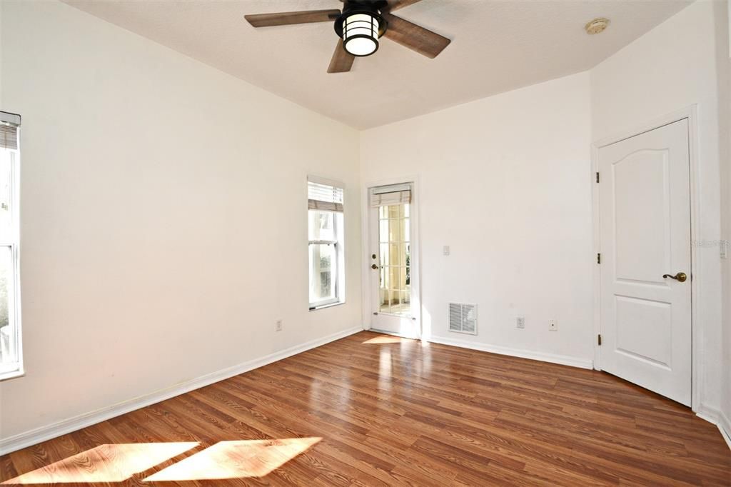 For Rent: $1,980 (3 beds, 2 baths, 1230 Square Feet)
