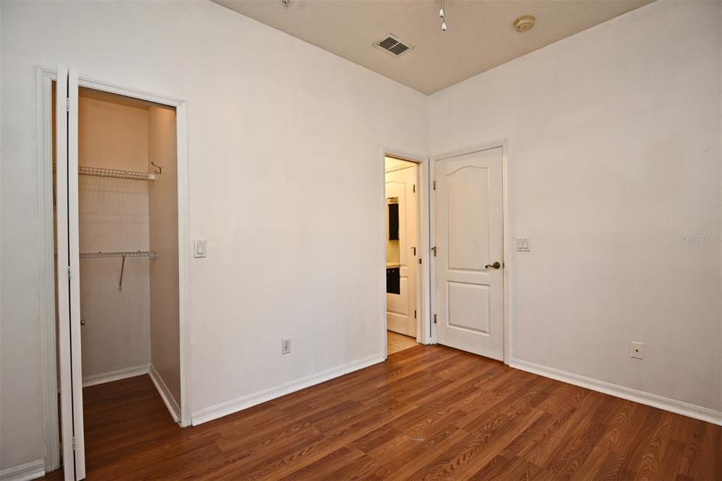 For Rent: $1,980 (3 beds, 2 baths, 1230 Square Feet)