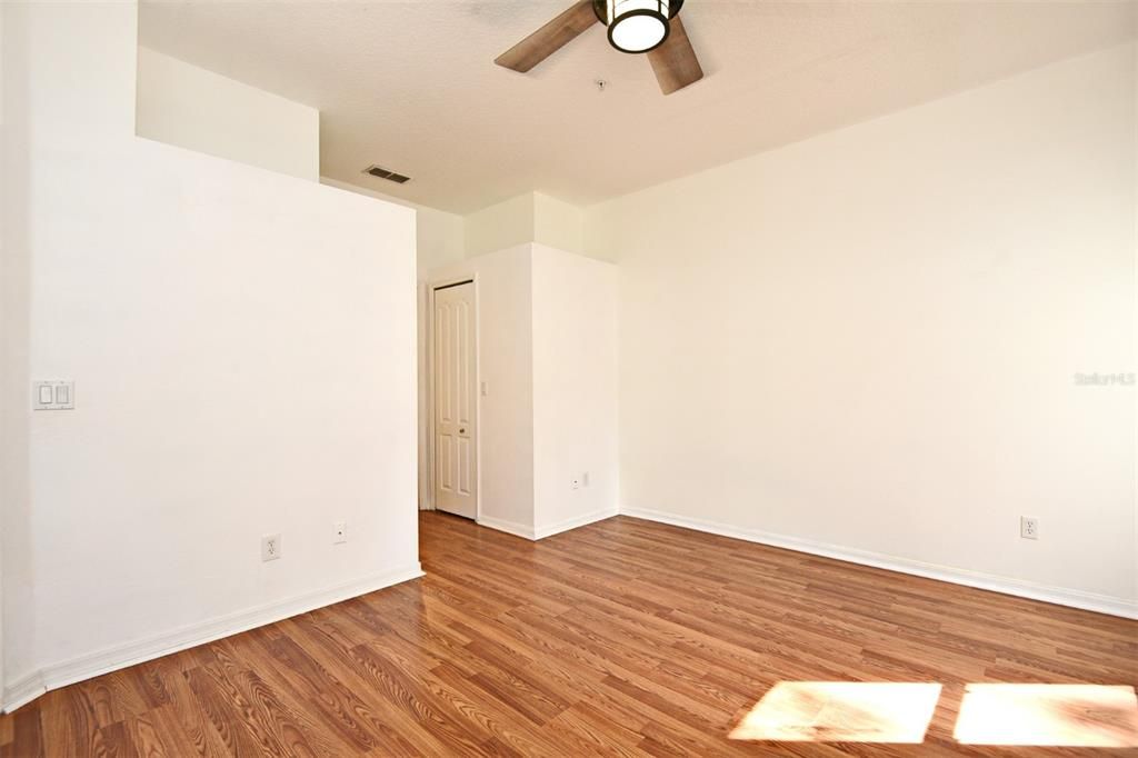For Rent: $1,980 (3 beds, 2 baths, 1230 Square Feet)