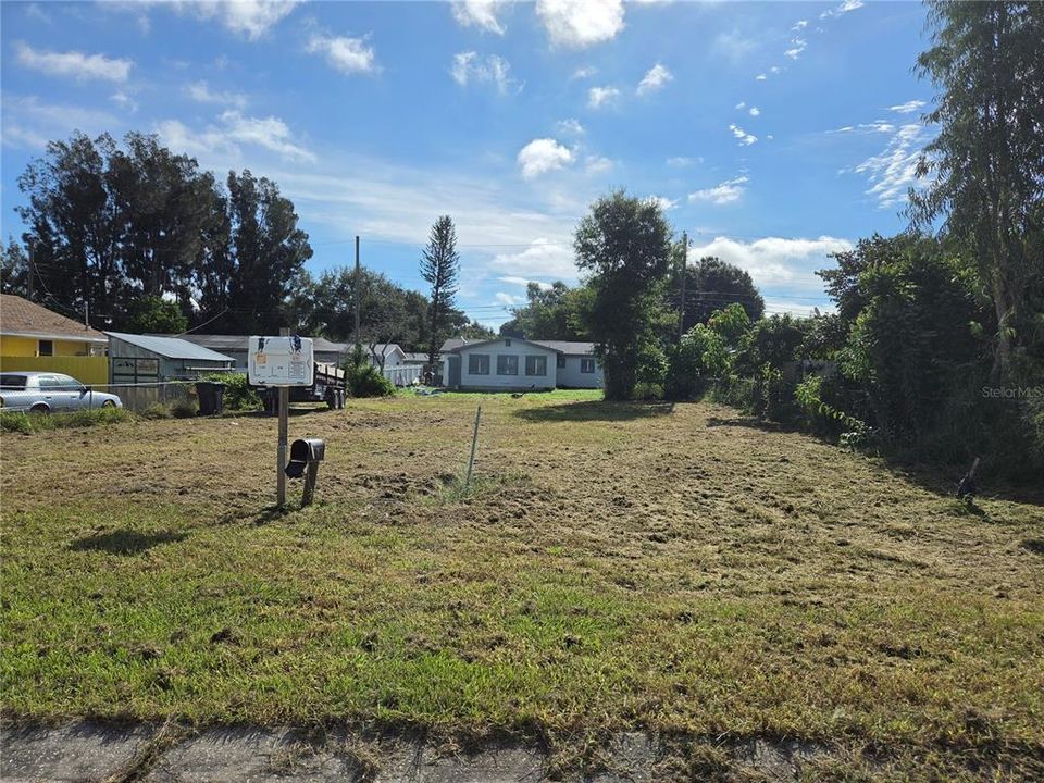 For Sale: $174,900 (0.14 acres)