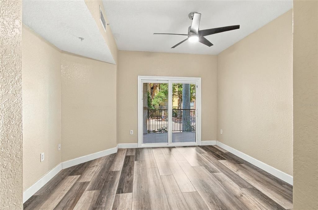 For Sale: $450,000 (3 beds, 2 baths, 1401 Square Feet)