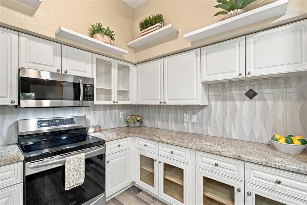 For Sale: $450,000 (3 beds, 2 baths, 1401 Square Feet)