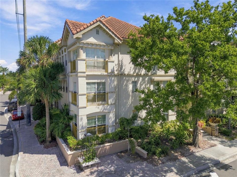 For Sale: $450,000 (3 beds, 2 baths, 1401 Square Feet)