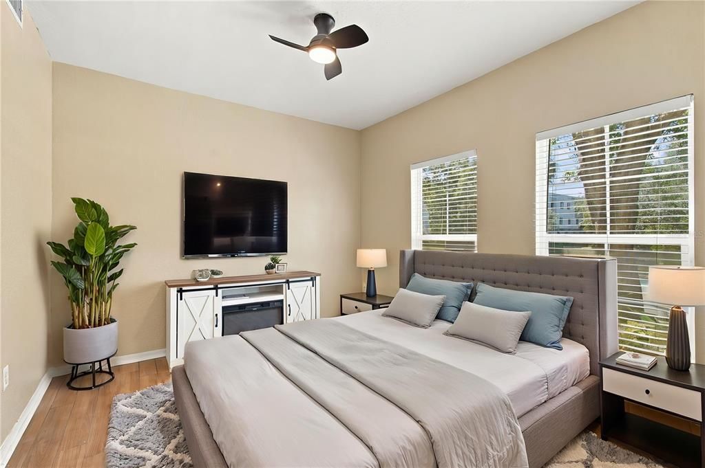 For Sale: $450,000 (3 beds, 2 baths, 1401 Square Feet)