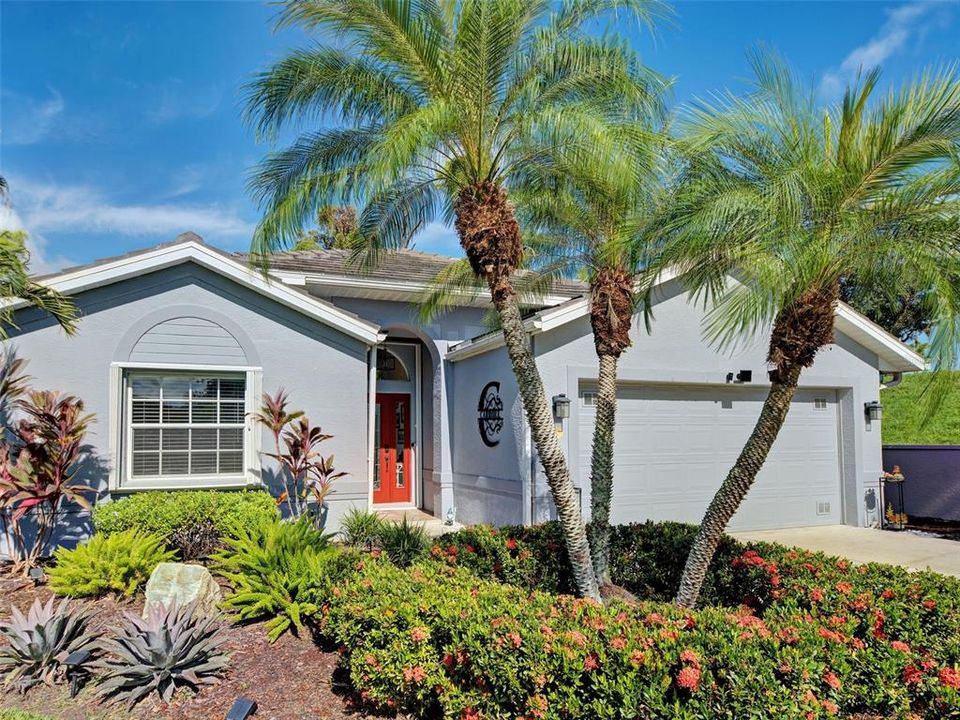 For Sale: $350,000 (2 beds, 2 baths, 1564 Square Feet)