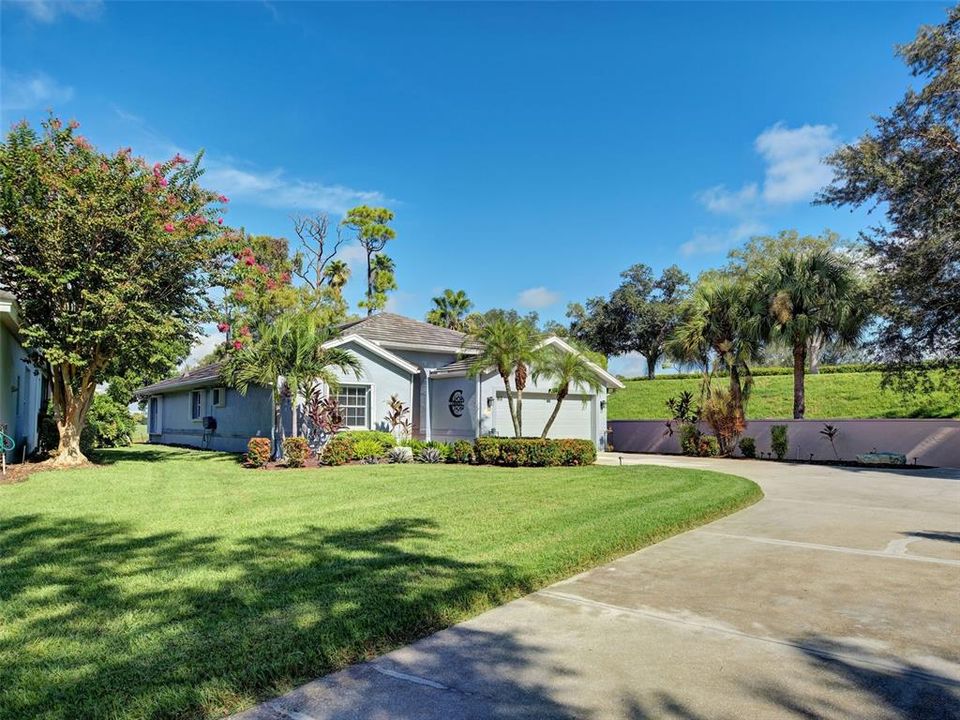 For Sale: $350,000 (2 beds, 2 baths, 1564 Square Feet)