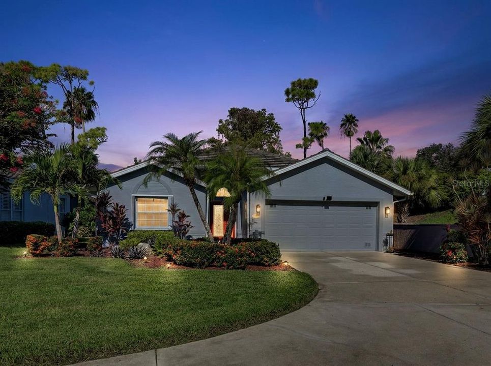 For Sale: $350,000 (2 beds, 2 baths, 1564 Square Feet)