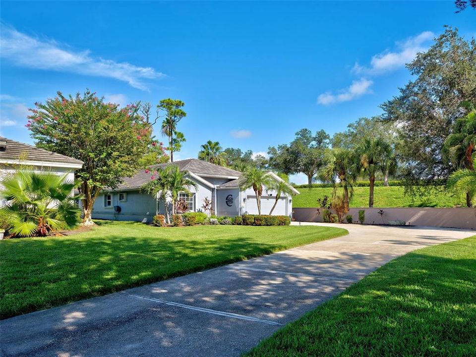 For Sale: $350,000 (2 beds, 2 baths, 1564 Square Feet)