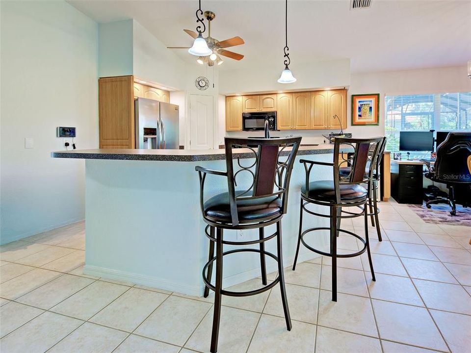 For Sale: $350,000 (2 beds, 2 baths, 1564 Square Feet)