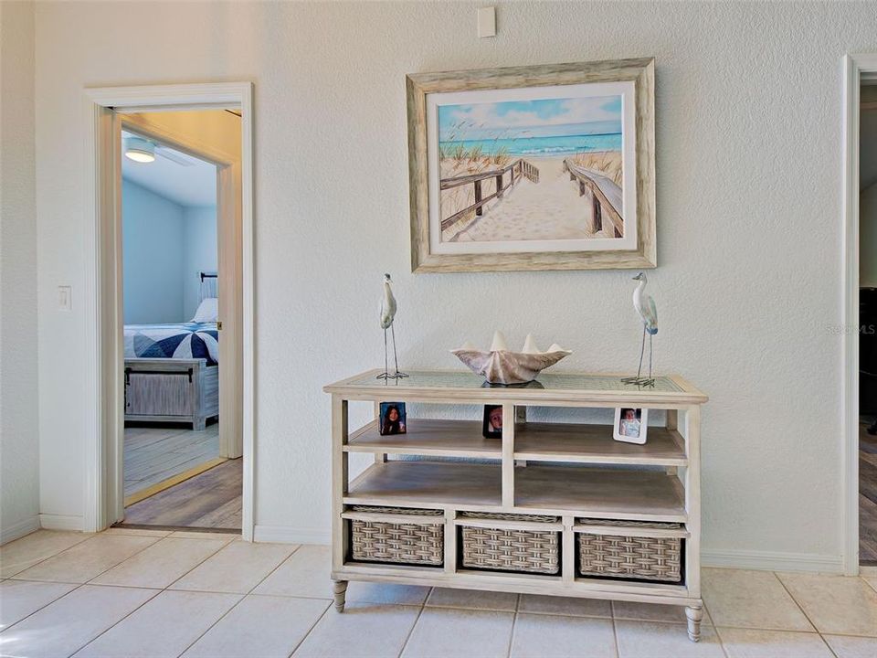 For Sale: $350,000 (2 beds, 2 baths, 1564 Square Feet)