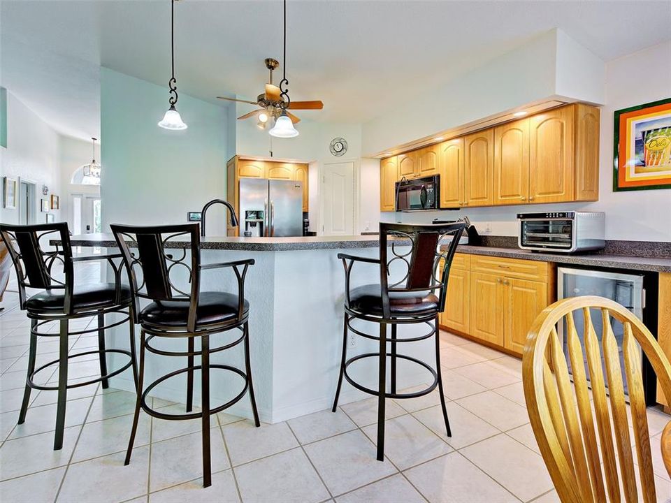 For Sale: $350,000 (2 beds, 2 baths, 1564 Square Feet)