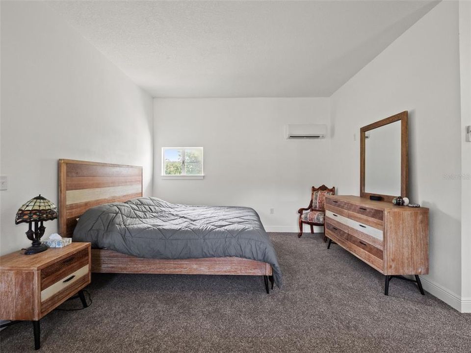 En Venta: $965,000 (4 camas, 2 baños, 2971 Pies cuadrados)