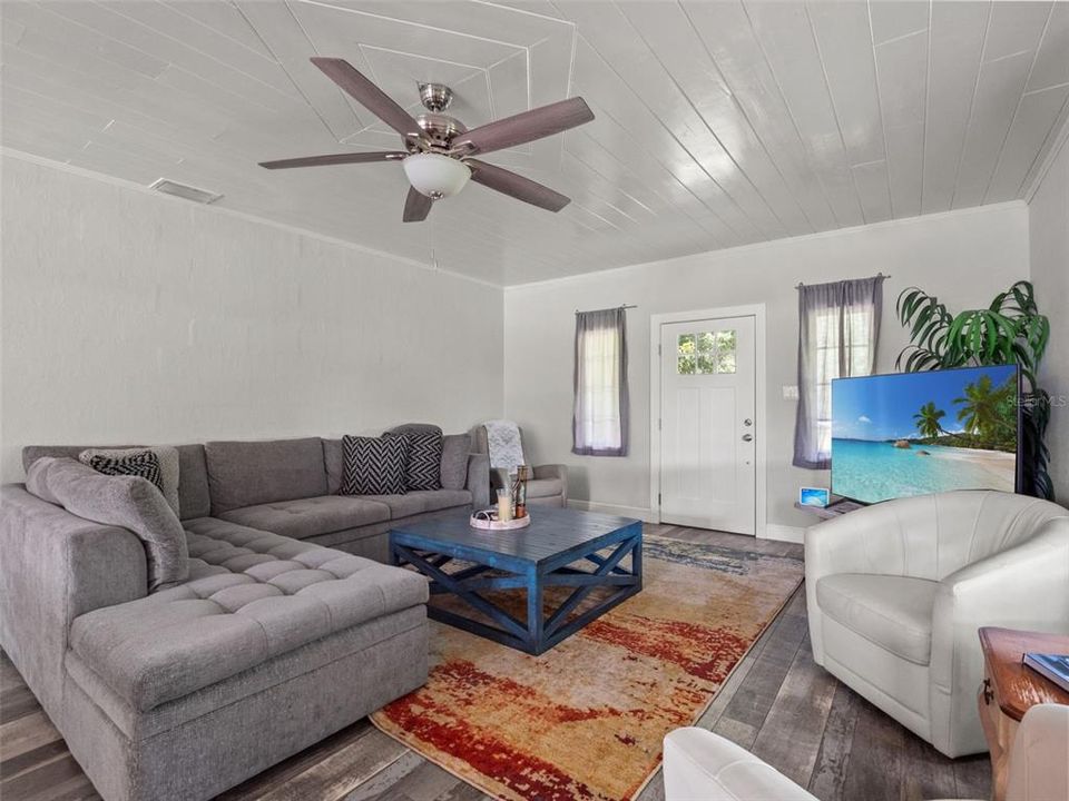 En Venta: $965,000 (4 camas, 2 baños, 2971 Pies cuadrados)