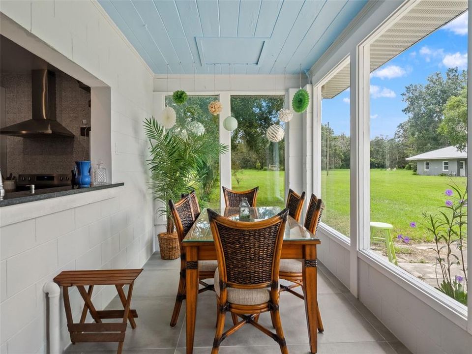 En Venta: $965,000 (4 camas, 2 baños, 2971 Pies cuadrados)