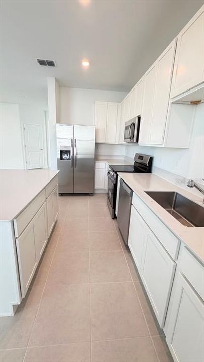 For Rent: $2,450 (3 beds, 2 baths, 1689 Square Feet)