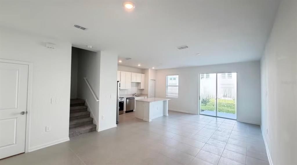 For Rent: $2,450 (3 beds, 2 baths, 1689 Square Feet)