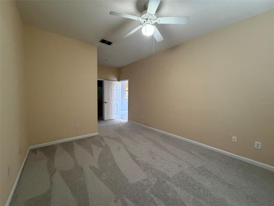 For Sale: $215,000 (3 beds, 2 baths, 1276 Square Feet)