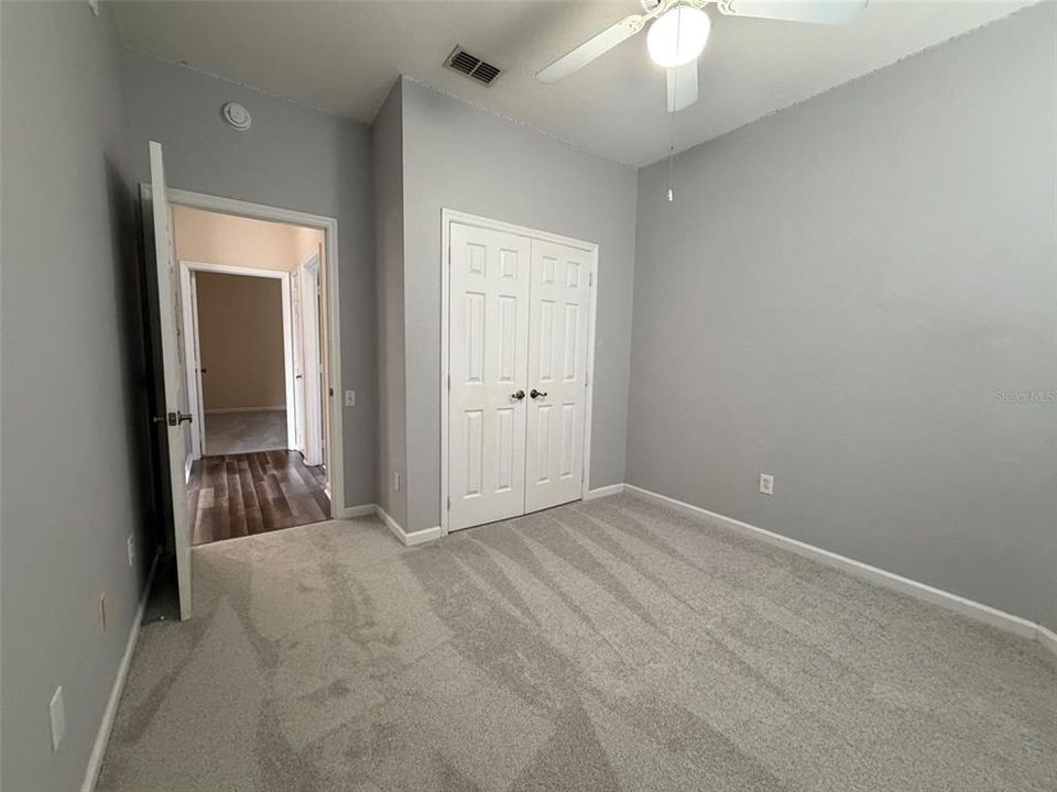 For Sale: $215,000 (3 beds, 2 baths, 1276 Square Feet)