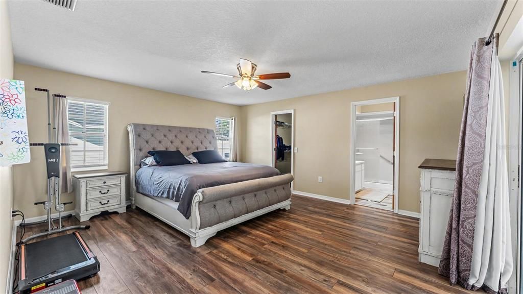待售: $535,000 (4 贝兹, 3 浴室, 2270 平方英尺)