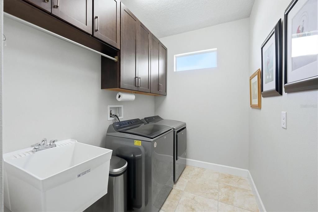 En Venta: $799,995 (3 camas, 2 baños, 2634 Pies cuadrados)