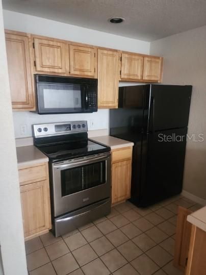 En Renta: $1,695 (3 camas, 2 baños, 1296 Pies cuadrados)