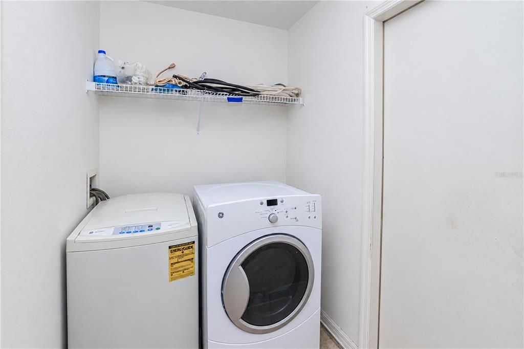 Activo con contrato: $230,000 (3 camas, 2 baños, 1874 Pies cuadrados)